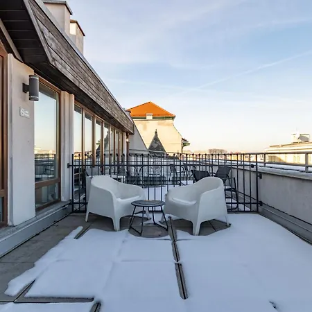 Sun & Snow, Kamienice Ruska アパート